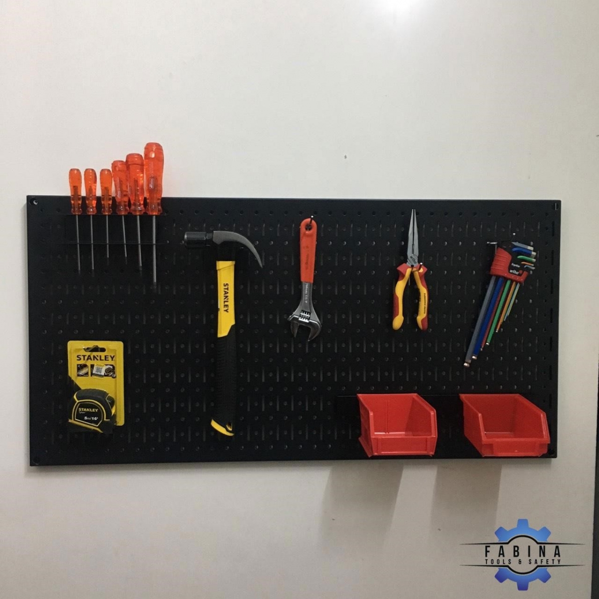 Mua tủ đồ nghề nên chọn hãng nào tốt