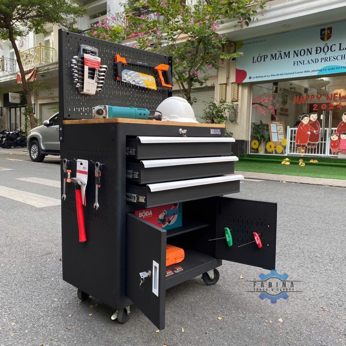 Quản lý tủ đồ nghề hiệu quả